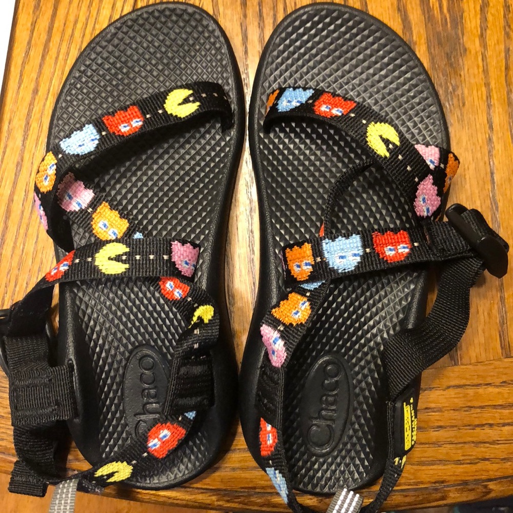Brand New kids Chacos